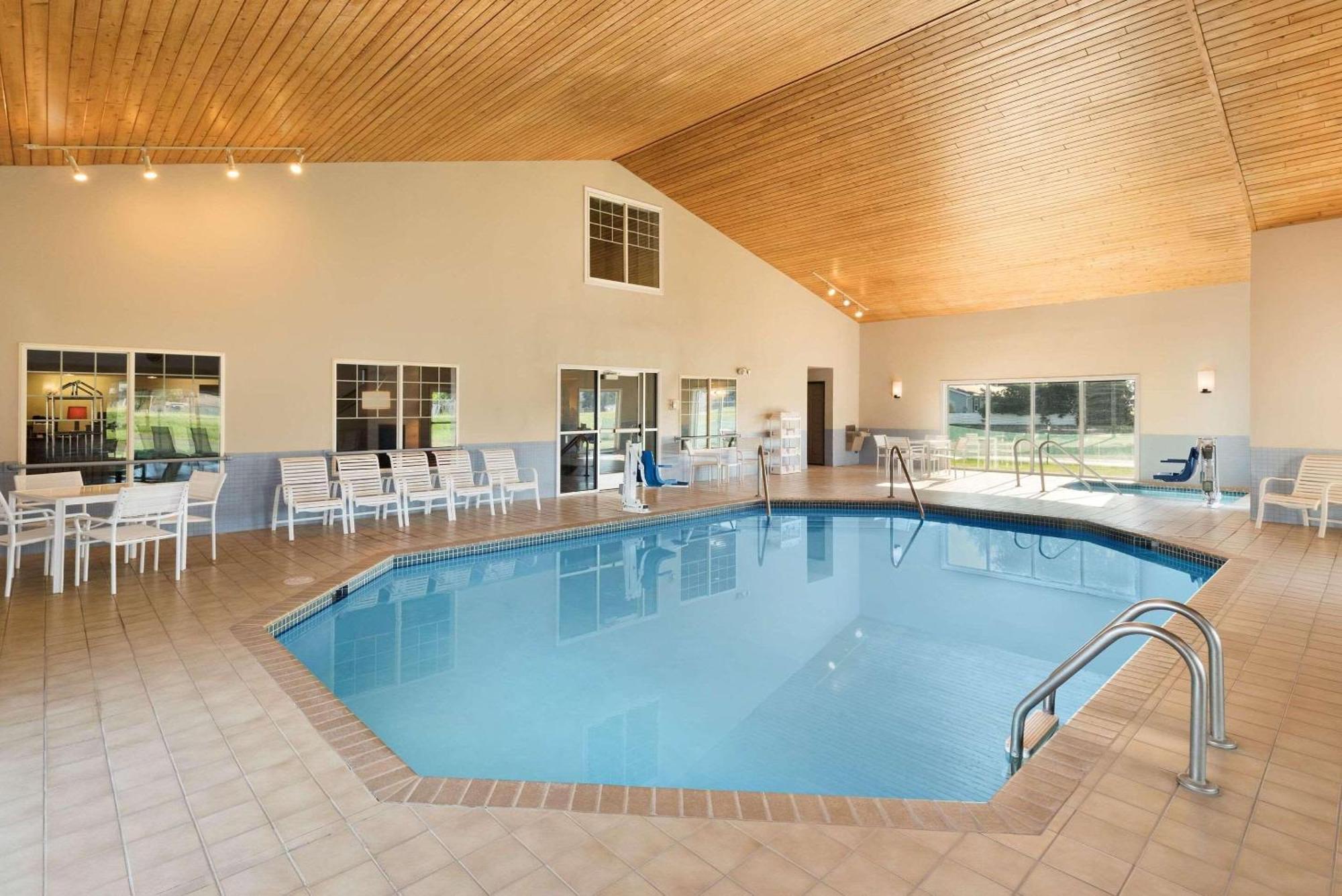 Country Inn & Suites By Radisson, Chippewa Falls, Wi Kültér fotó