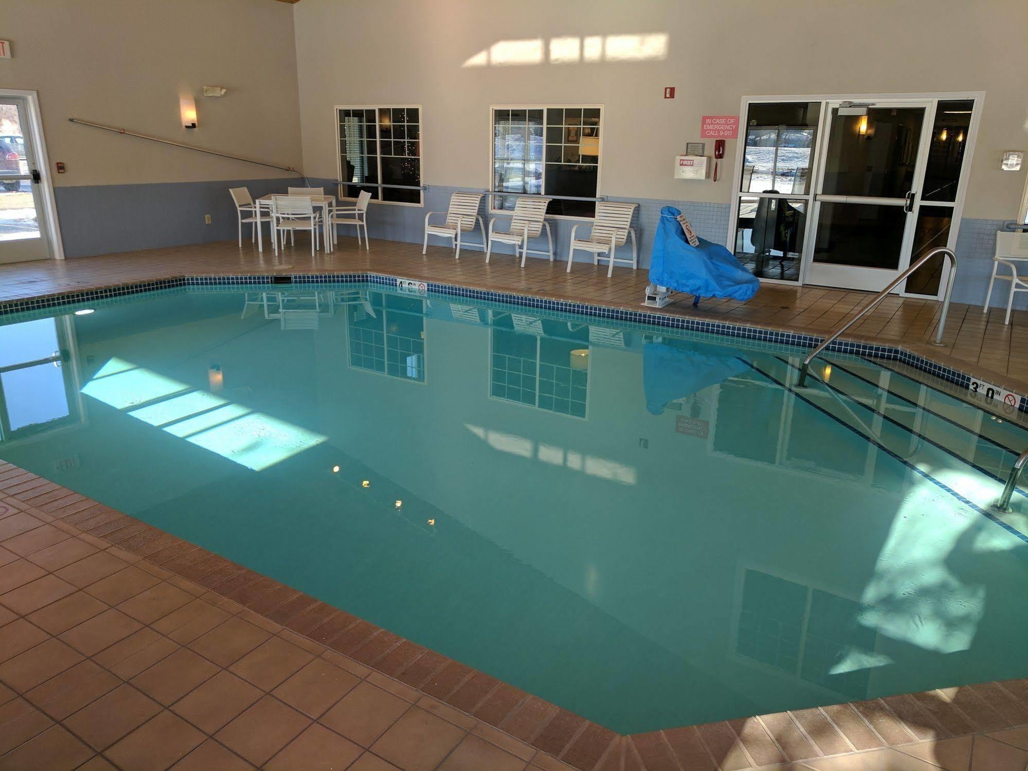 Country Inn & Suites By Radisson, Chippewa Falls, Wi Kültér fotó